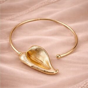 Horseshoe Lotus Gold Bangle Flower Necklace
